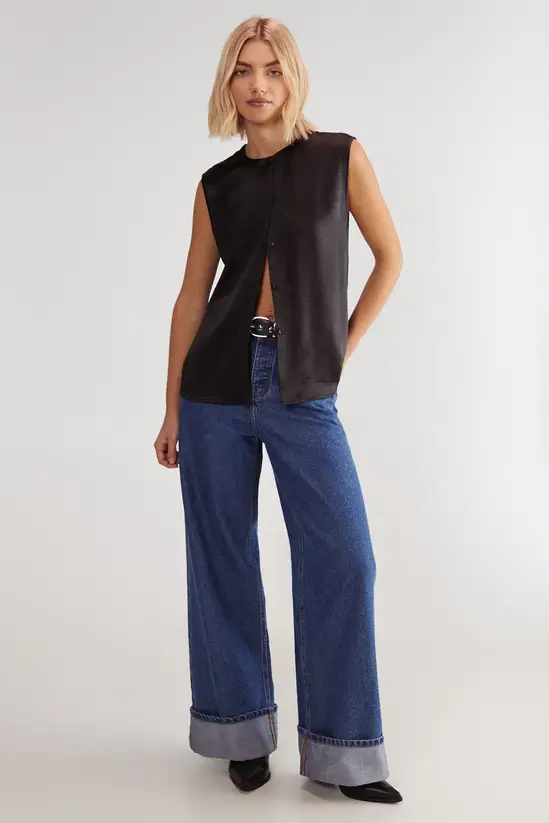 Текстуриран сатенски елек без јака со копче